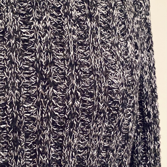Gap Black White Marled Stitch Long Sleeves Split Hem Knit Casual Sweater Size S - Picture 4 of 11